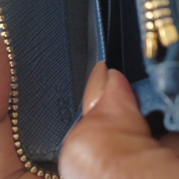 Prada wallet - Picture 3 of 7